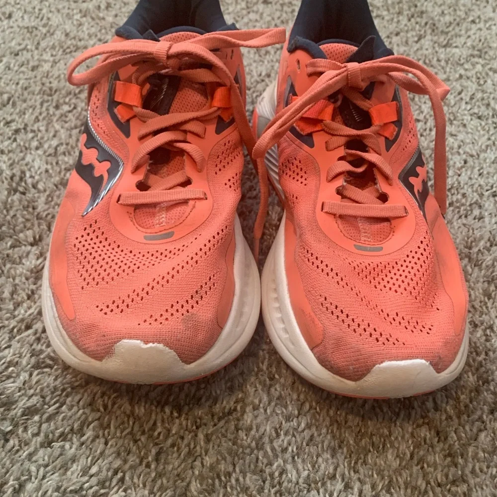 Saucony coral orange running‎ shoes size 7.5 workout walking gym comfort shoes